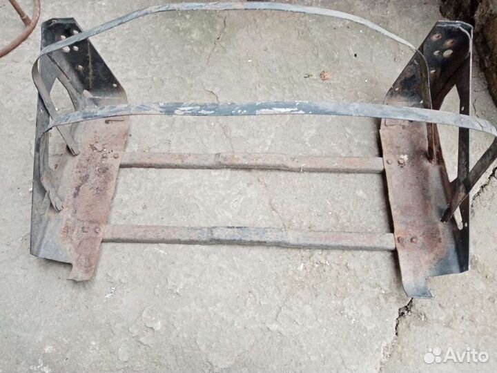 Крепление топл. бака