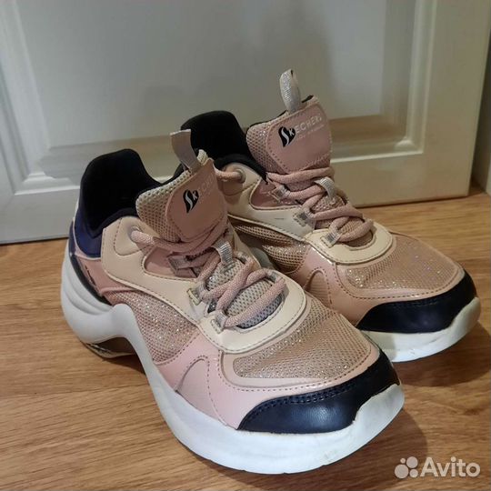 Кроссовки skechers для девочки