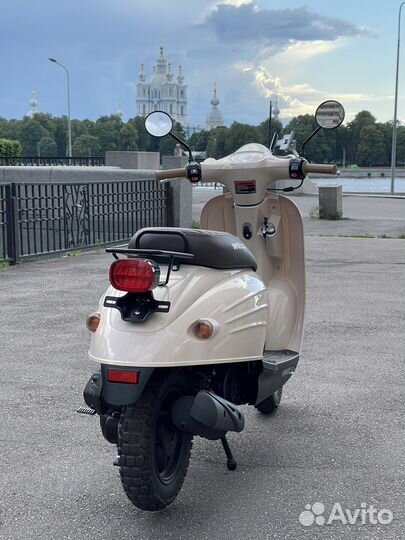 Ретро скутер для фотосьемок