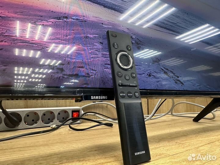 Телевизор LED Samsung 43