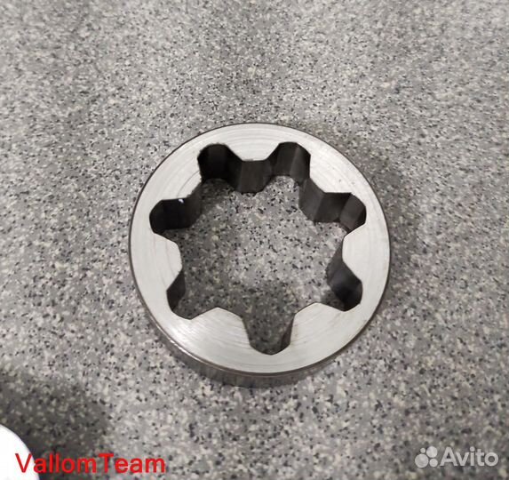 Лот SD2-110 Крышка двигателя гидроцикла BRP RXT 21