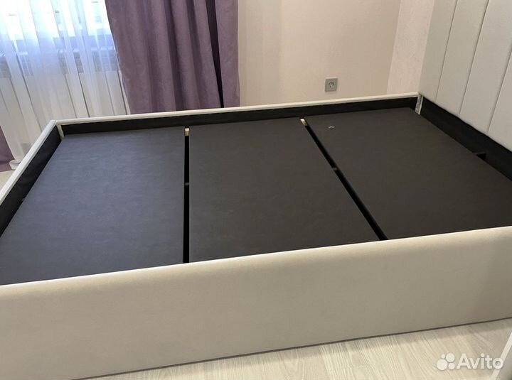 Кровать двухспальная без ящиков 180*200 без матрас