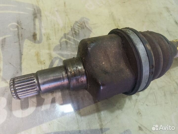 Ось привод шрус передний левый Ford Focus 2