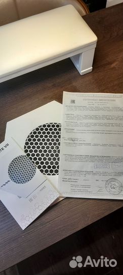 Маникюрный стол с вытяжкой