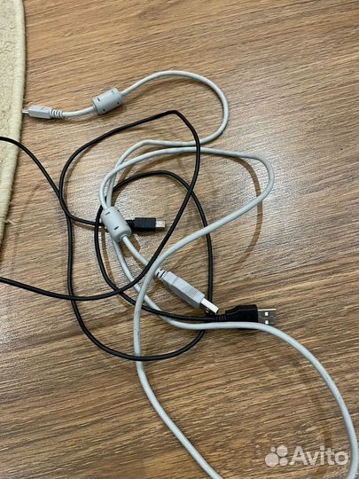 Кабели различных размеров, разъемов