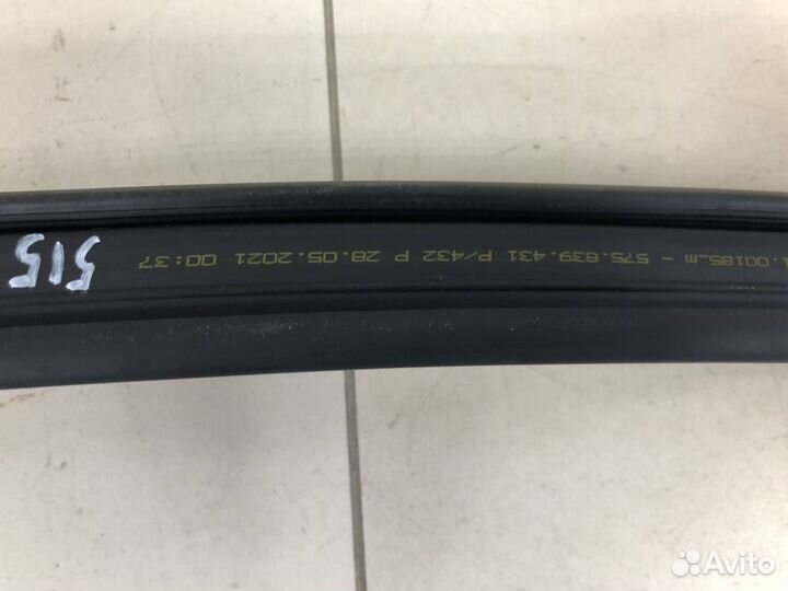 Уплотнитель стекла двери Volkswagen Taos 2020