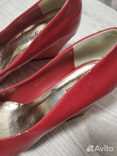 Туфли на танкетке красные 38 кожзам