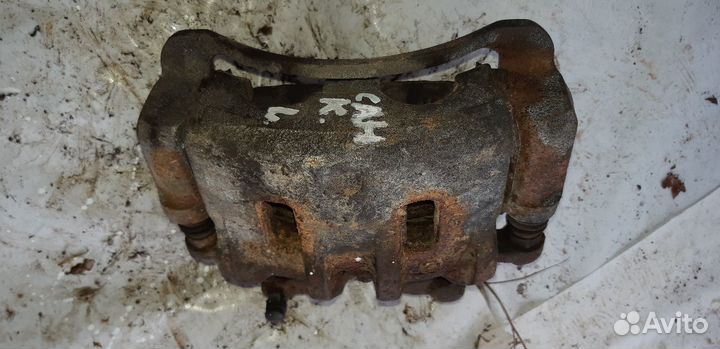 Ssang Yong Kyron Суппорт левый передний