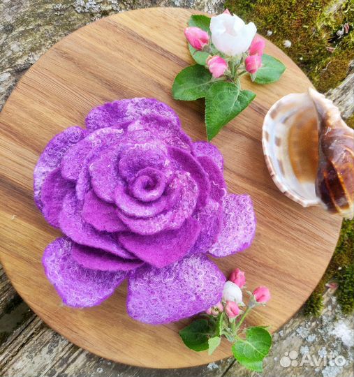 Брошь из валяной шерсти