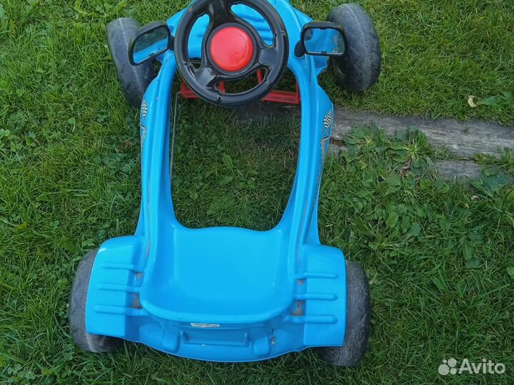Детская педальная машина