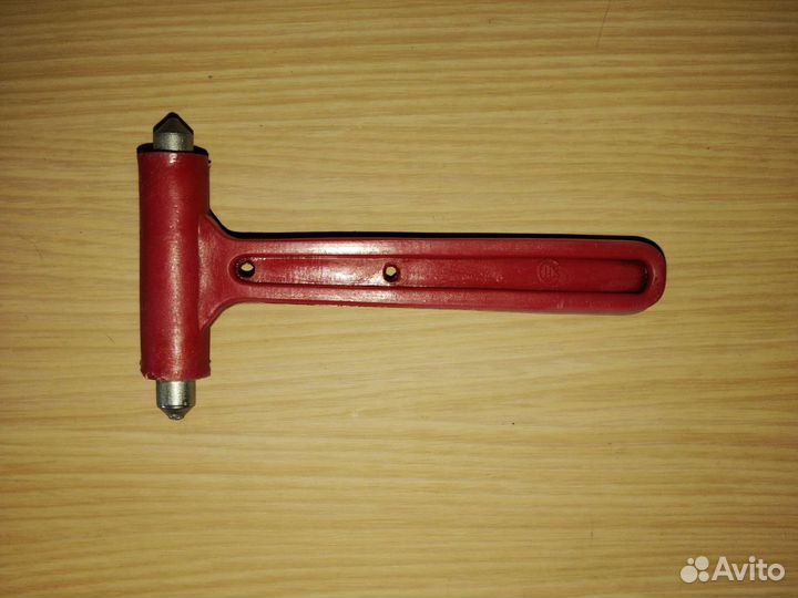 Молоток аварийный