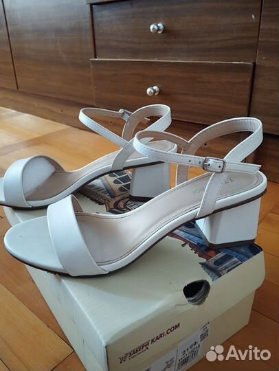 Босоножки женские 39 размер белые