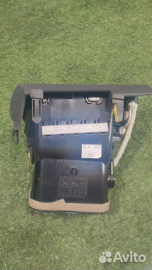 Дефлектор торпедо левый Toyota Verso R2 2017