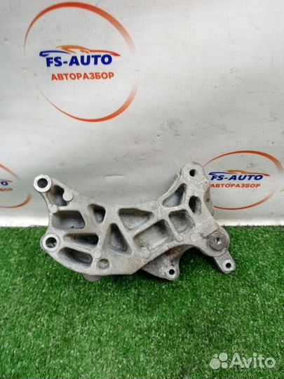 Кронштейн двигателя Dodge Caliber 1.8 EBA 2006