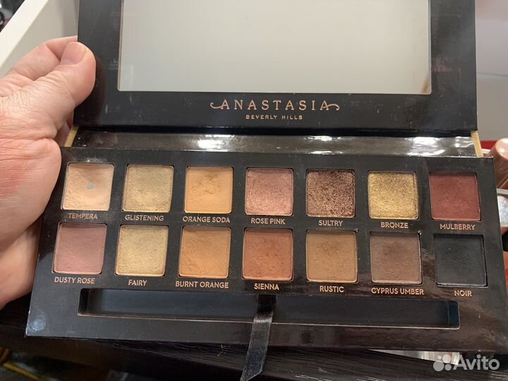 Anastasia Beverly Hills Soft Glam