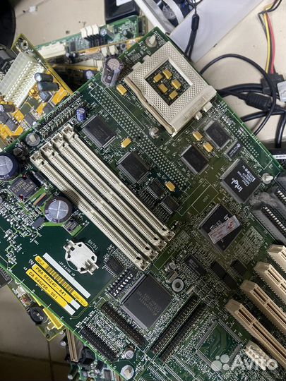 Материнская плата