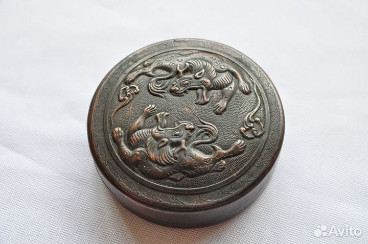 Табакерка старинная. Круглая.Древний Китай.Бронза