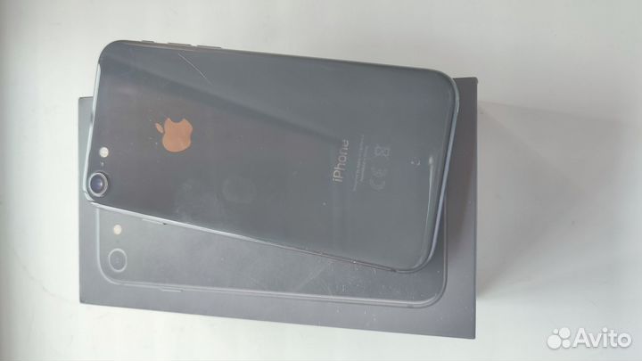 iPhone 8, 64 ГБ