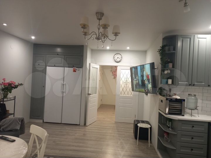 3-к. квартира, 92 м², 2/9 эт.