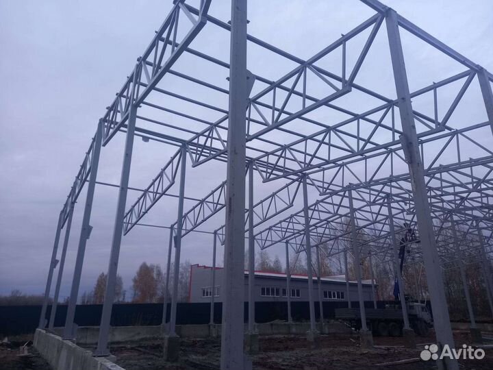 Металлический каркас под ангар