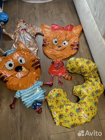 Шарики три кота