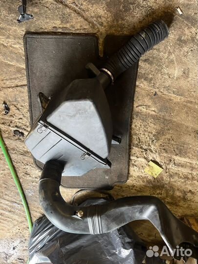 Audi 100 с4 корпус воздушного фильтра 2.6