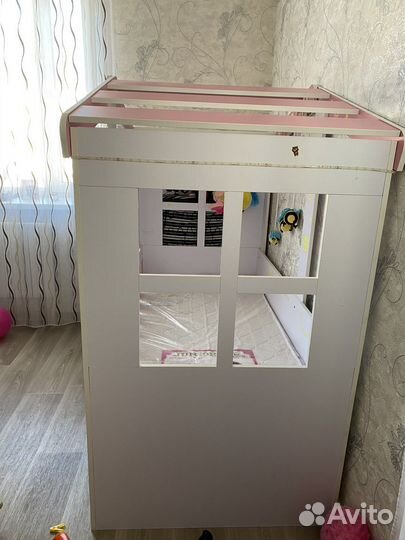 Кровать домик с матрасом, можно и без матраса