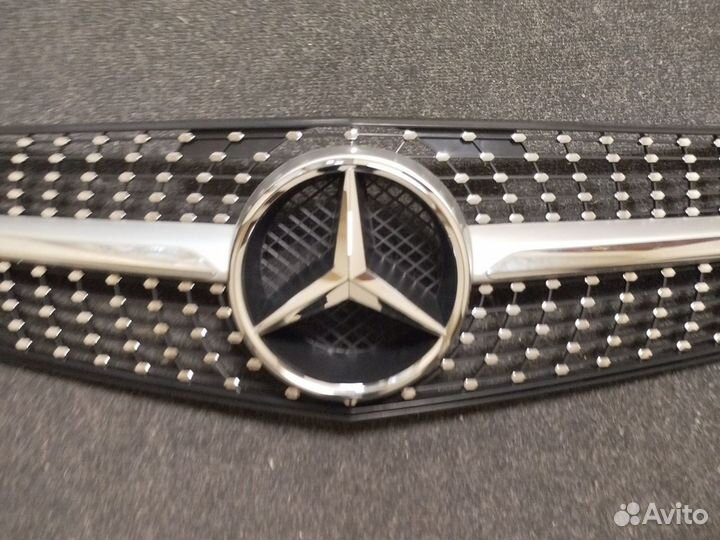 Решетка радиатора Mercedes W204 Diamond