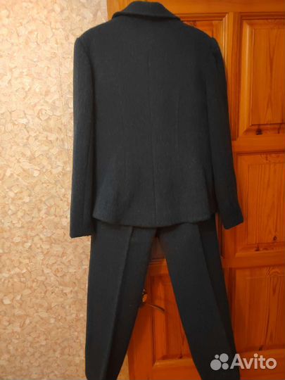 Костюм женский