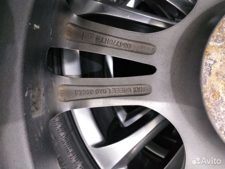 Шины 215 50 17 летние бу