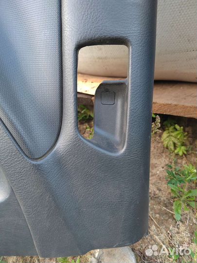 Дверные карты Toyota Matrix E130