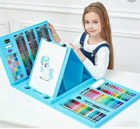Набор юного художника с мольбертом