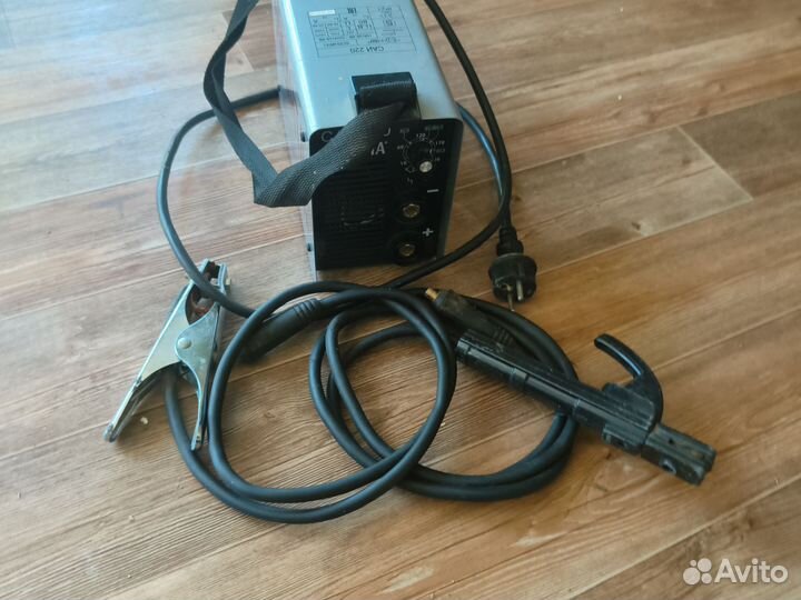 Сварочный аппарат инверторный Ресанта 220а