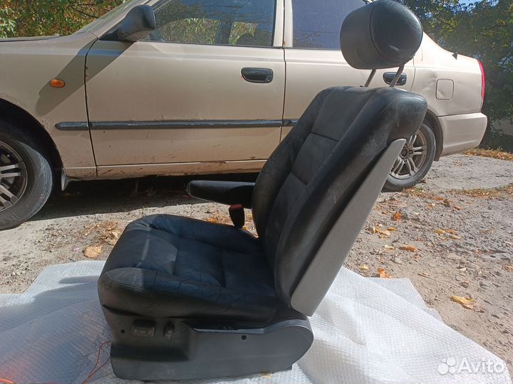 Передние сиденья от BMW