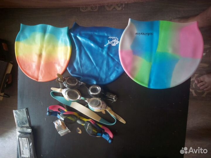 Шапочки для плавания и очки