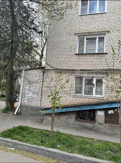 2-к. квартира, 54 м², 1/4 эт.