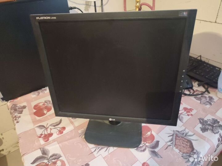 Монитор LG 19 диагональ