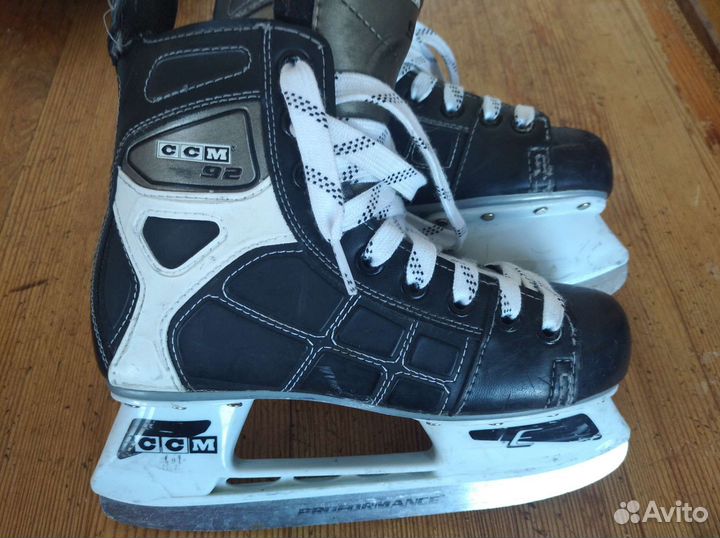 Коньки хоккейные CCM