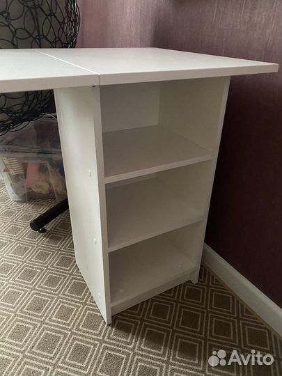 Маникюрный стол складной