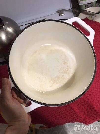 Кастрюля чугунная эмалированная