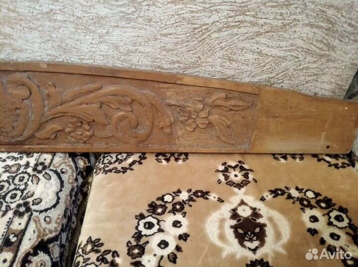 Старинная ручная резьба