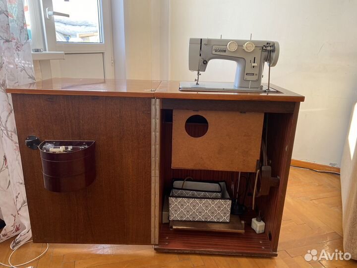 Швейная машина Чайка 3