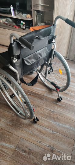 Кресло коляска для инвалидов