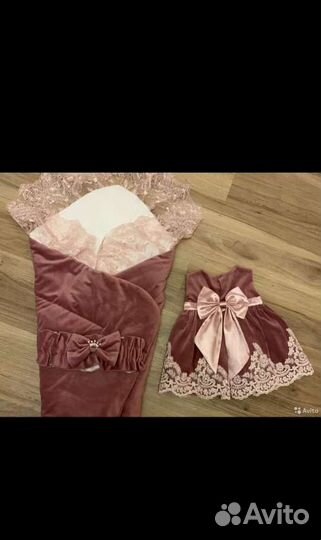 Комплект на выписку для девочки