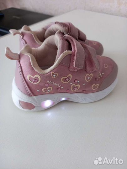 Кроссовки котофей 23