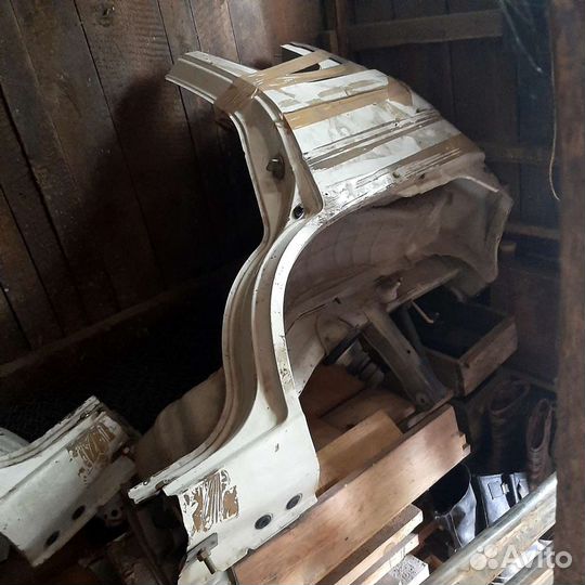 Левое и правое крыло на машину Daihatsu Terios