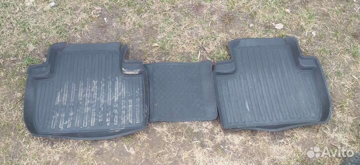Автомобильные коврики резиновые
