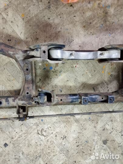 Nissan cube z10 задний подрамник балка