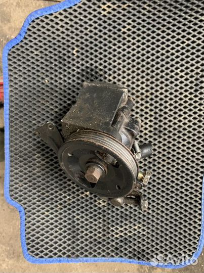 Насос Гура Ниссан Р11 и др