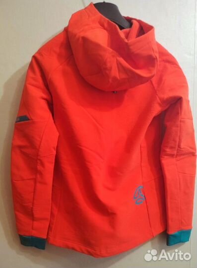 Куртка женская. Софтшелл. ternua